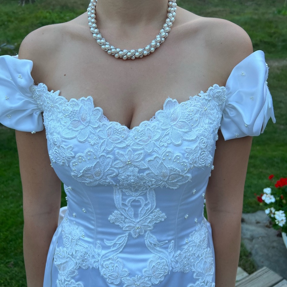 Priscilla of Boston wedding gown